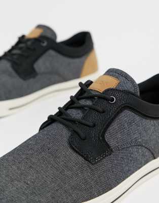 black casual trainers