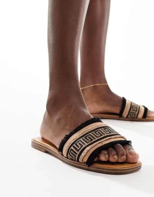 Aldo – Nalani – Flache Sandalen in Schwarz mit Fransendetail