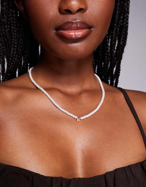 ALDO – Naszyjnik ze sztucznych perełek z zawieszką w kształcie K w złotym kolorze