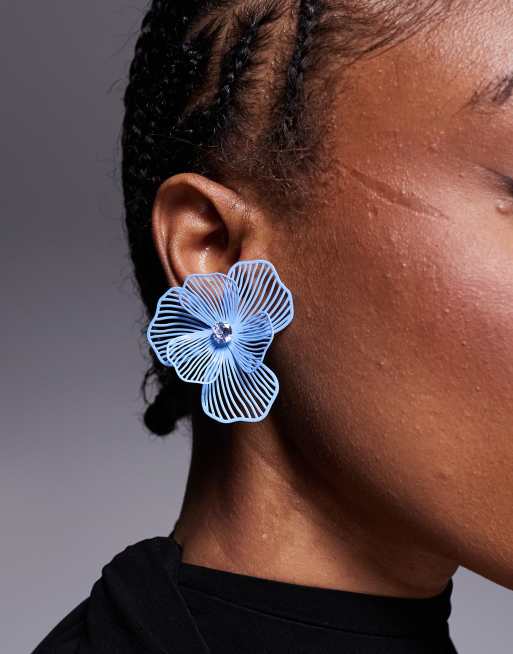 ALDO – Petaldream – Überdimensionale Blütenblätter-Ohrringe in Blassblau