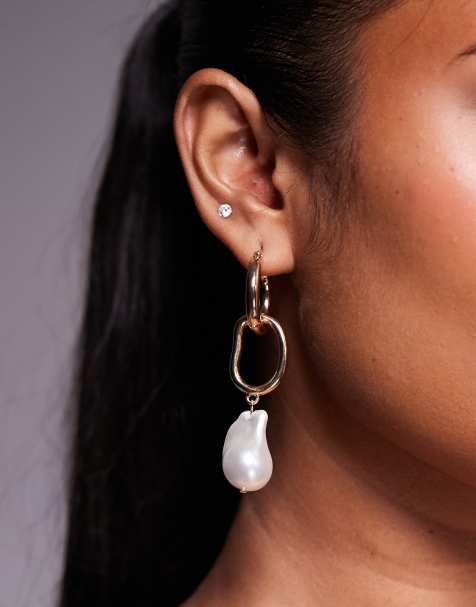 ALDO Sloanne linked hoop earrings with pearl charm in gold tone - view 1