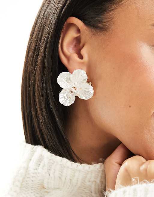 ALDO – Statement-Ohrstecker mit Blumenmotiv in Weiß