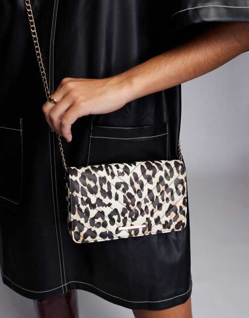 ALDO – Torebka crossbody z pikowaniem w jodełkę we wzór w panterkę, 3 z 4