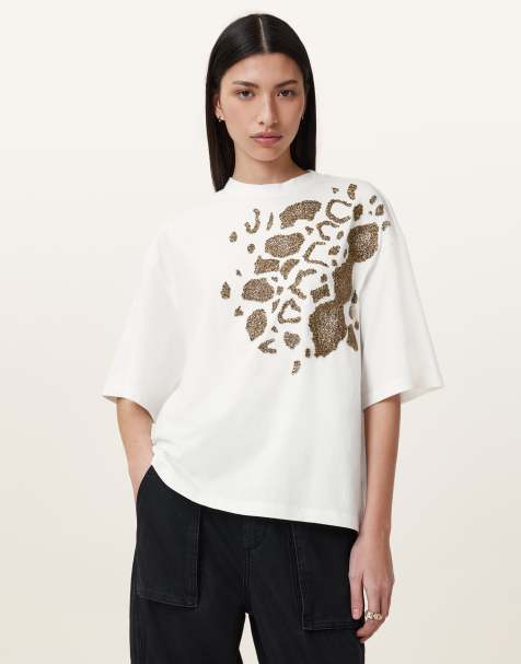 AllSaints – Amelie – T-Shirt in optischem Weiß mit fließender Verzierung - view 1