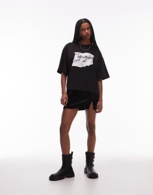 AllSaints - Amelie - T-Shirt in Schwarz mit zerknülltem Grafik-Logo