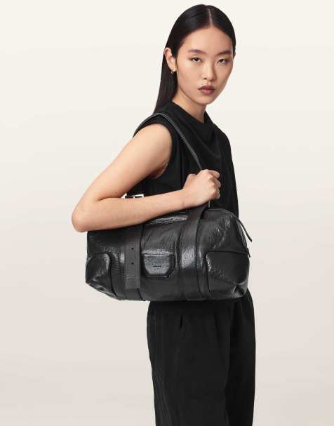 AllSaints – Ares – Genarbte Schultertasche in Schwarz/Silber - view 1