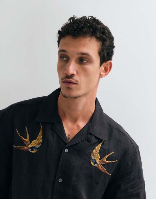 AllSaints Avia kortärmad linneskjorta med broderad sparv i svart, 3 av 5