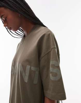 AllSaints - Biggy - Oversize-T-Shirt in Khaki mit farblich abgestimmtem Logo-Grün