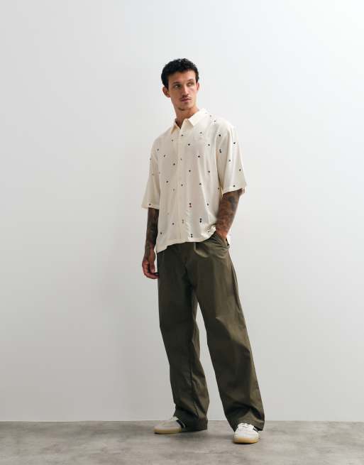 AllSaints Cardsuit kortærmet skjorte med print i ecru, 3 af 5