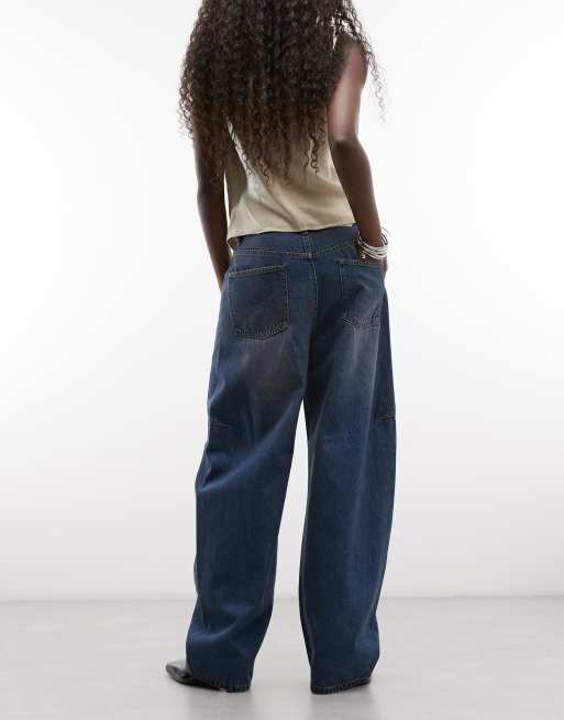 AllSaints Carter Jeans mit Knopfleiste und Barrel-Leg in mittlerer Waschung Blau, 3 von 5