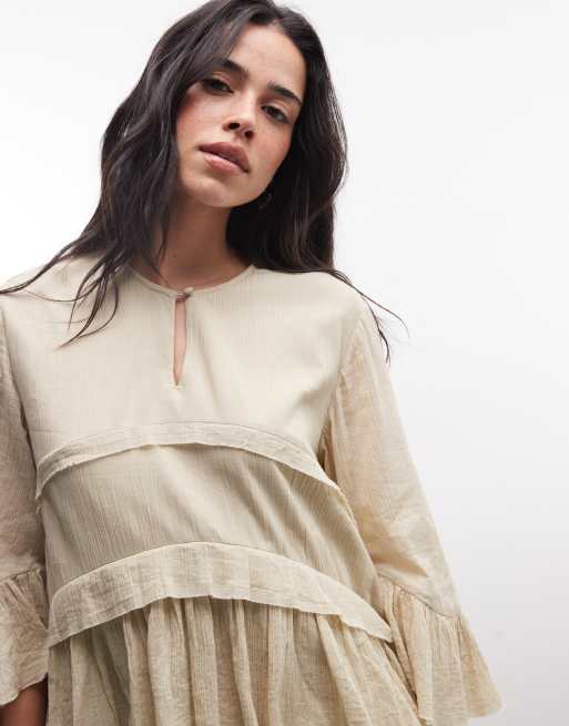 AllSaints – Cavarly – Kurzärmliges, asymmetrisches Midikleid in Blassgrün mit Rüschen, 2 von 4