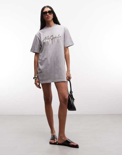 AllSaints – Chains – Szara sukienka T-shirtowa mini z krótkimi rękawami i logo ze strasów - view 1