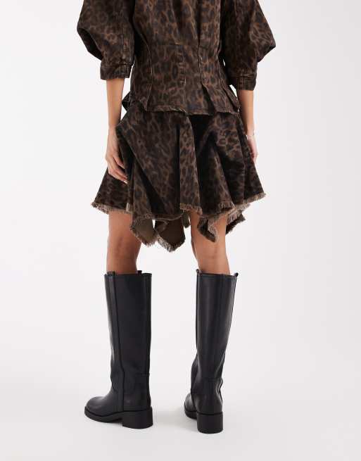 AllSaints - Crissy - Denim mini rok met zakdoekzoom in bruine luipaardprint, 5 van 5