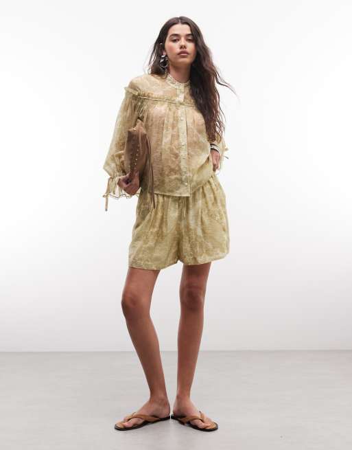 AllSaints - Delphine - Blouse d'ensemble froncée à manches longues en dentelle - Doré et vert fleuri, 2 de 4