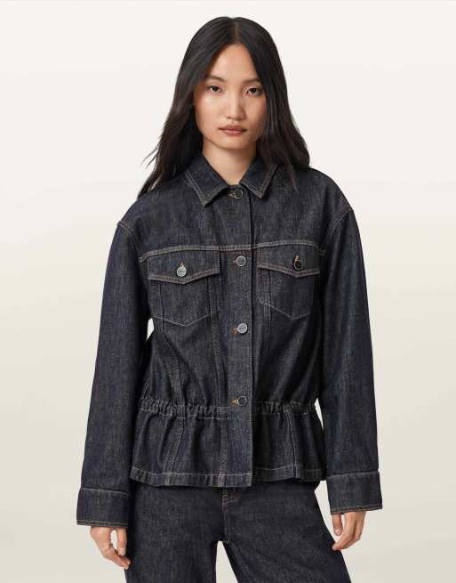 AllSaints – Denby – Truckerjacke mit Schößchen in Raw Indigo Blue