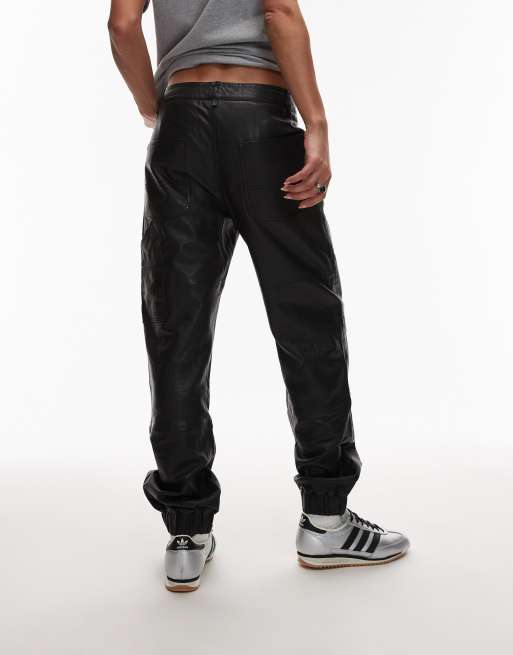 AllSaints – El – Carpenter-Hose aus Leder in Schwarz , 2 von 5