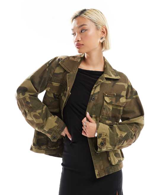 AllSaints - Elm - Jack met cargozakken en camouflageprint in kaki