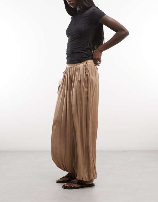 AllSaints Eshe tie detail pleated balloon trousers in light brown, 3 of 5