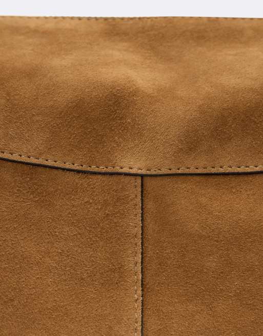AllSaints Esme Schultertasche aus Wildleder in Goldbraun, 3 von 4