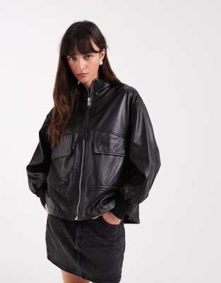 AllSaints - Flor - Taillierte Lederjacke in Schwarz mit Reißverschluss