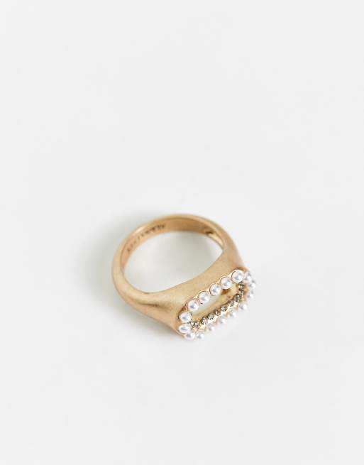 AllSaints – Goldfarbener Ring mit Kunstperlendesign