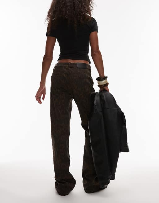 AllSaints – Haldan – Schmale Bootcut-Jeans mit Leopardenmuster in Braun und Schwarz , 2 von 5
