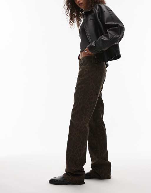 AllSaints – Haldan – Schmale Bootcut-Jeans mit Leopardenmuster in Braun und Schwarz , 3 von 5