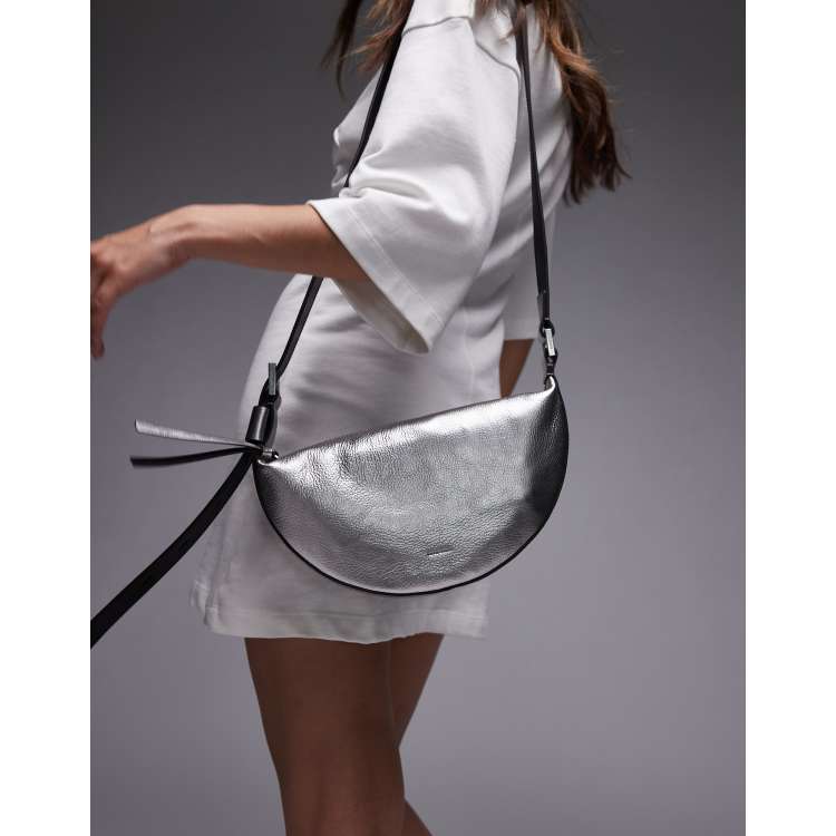 ALLSAINTS オールセインツ HARF MOON XBODY ハーフムーン ショルダーバッグ シルバー AllSaints half moon crossbody bag in silver | ASOS