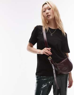 half moon leather crossbody bag in burgundy-Red