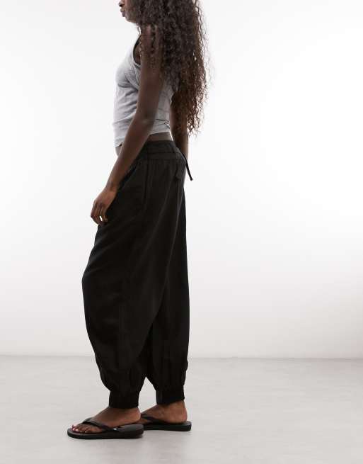 AllSaints Harrie pantalones globo de mezcla de lino en negro, 2 de 5