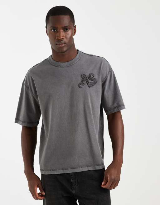 AllSaints – Insigna – T-Shirt in Anthrazit mit großer Logo-Stickerei, 3 von 5