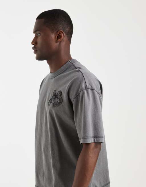 AllSaints – Insigna – T-Shirt in Anthrazit mit großer Logo-Stickerei, 5 von 5