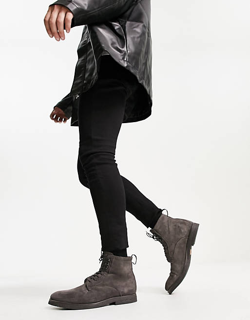 Midlertidig sikring lukker AllSaints Kyle suede lace up boots in charcoal gray | ASOS