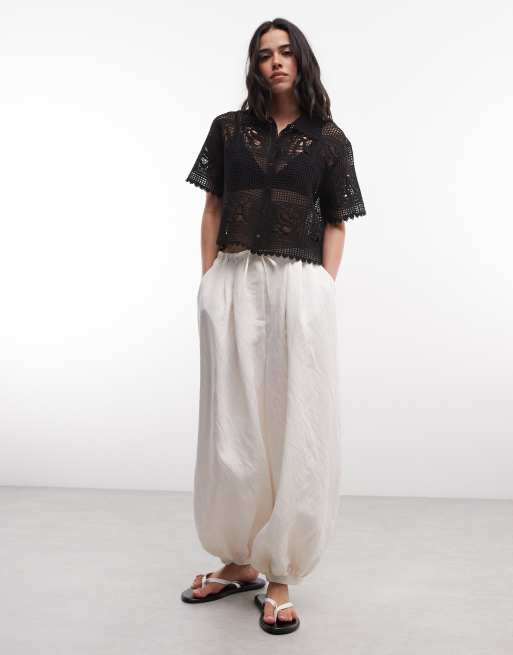 AllSaints Kyra short sleeve knitted polo top in black, 3 of 4