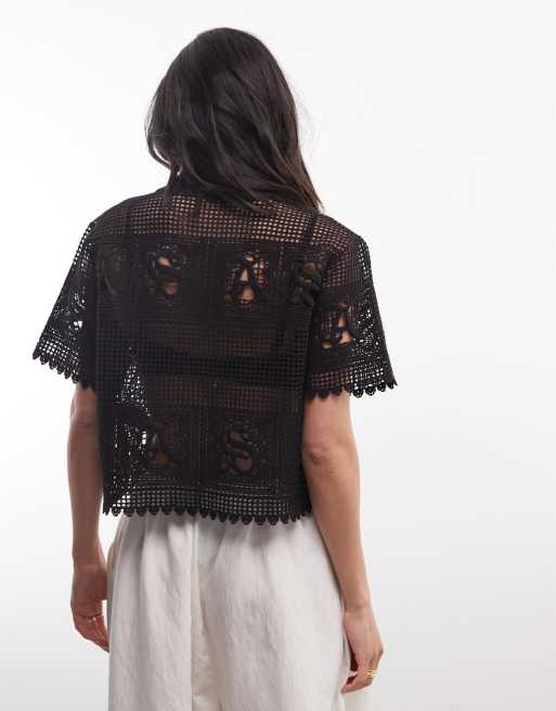 AllSaints Kyra short sleeve knitted polo top in black, 4 of 4
