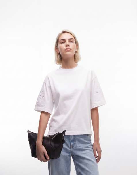 AllSaints - Lola Amelie - T-shirt met korte mouwen en uitsnijdingen in wit - view 1