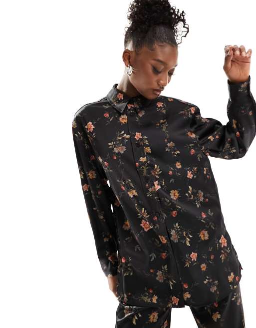 AllSaints - Louisa Tanana - Sort skjorte med blomstermønster i satin