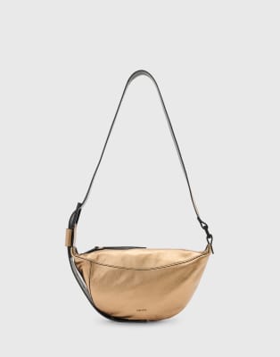 AllSaints - Luna - Halbmondförmige Umhängetasche aus Leder in Goldoptik-Goldfarben