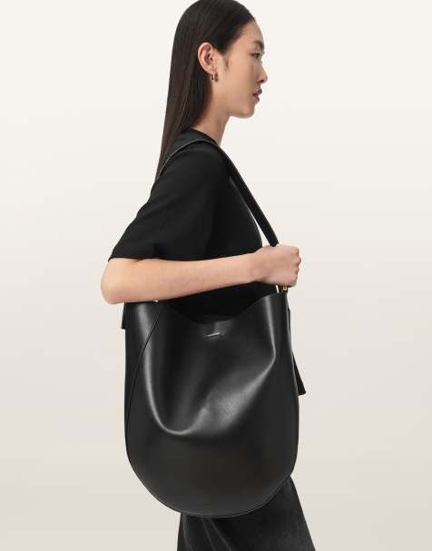 AllSaints – Luna – Hochwertige Beuteltasche aus Lammleder in Schwarz - view 1