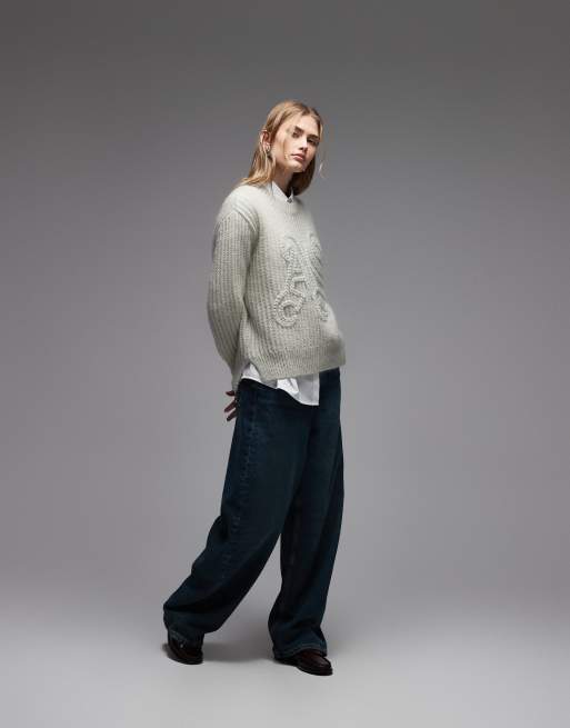 AllSaints - Maglione girocollo verde pallido con stemma ricamato, 2 di 4