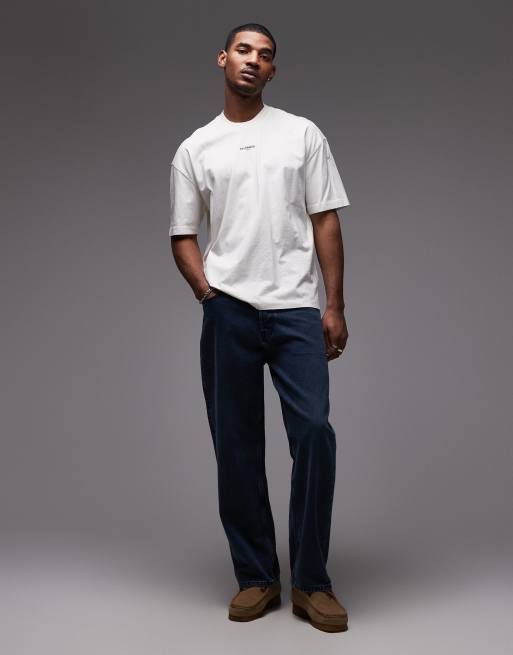 AllSaints – Mikro – T-Shirt in Weiß mit mittigem Logo, 2 von 5