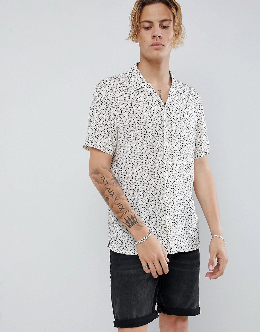 AllSaints - Overhemd met reverskraag en korte mouwen in ecru met notenprint-Beige