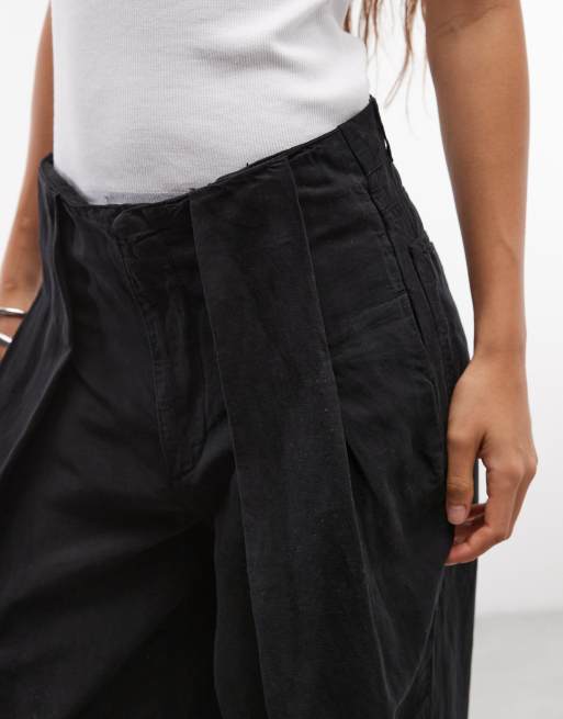 AllSaints Phi linen-look pleated pants in black, 5 of 5