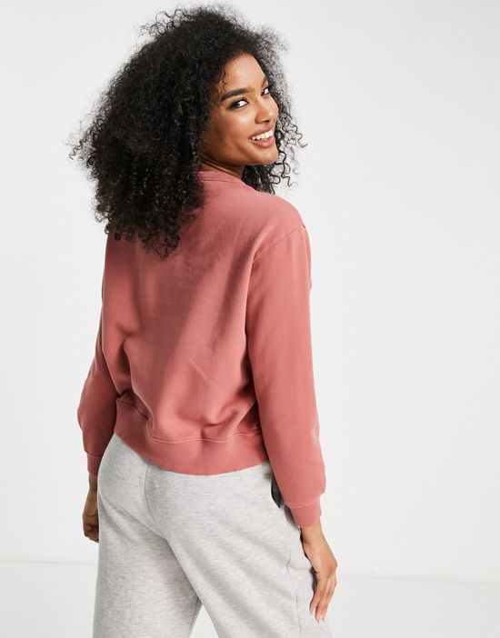 https://images.asos-media.com/products/allsaints-pippa-embroidered-logo-sweatshirt-in-washed-rose/202785053-2?$n_550w$&wid=550&fit=constrain