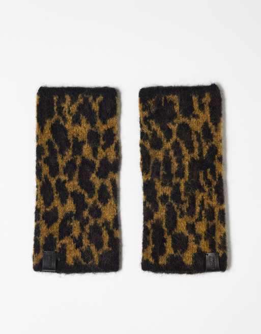 AllSaints - Réchauffe-mains en maille brossée à imprimé léopard avec patte en cuir