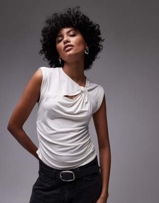 AllSaints – Robin – Oberteil in Gardenia-Creme - view 1