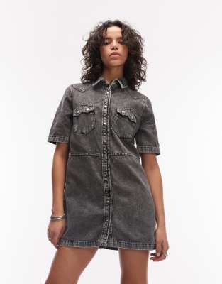 AllSaints - Rock - Kurzärmliges Mini-Jeanskleid in verwaschenem Schwarz mit Knopfleiste