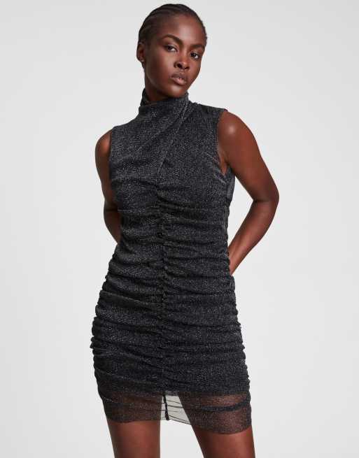 AllSaints - Rynket sort minikjole med metallisk look og høj hals