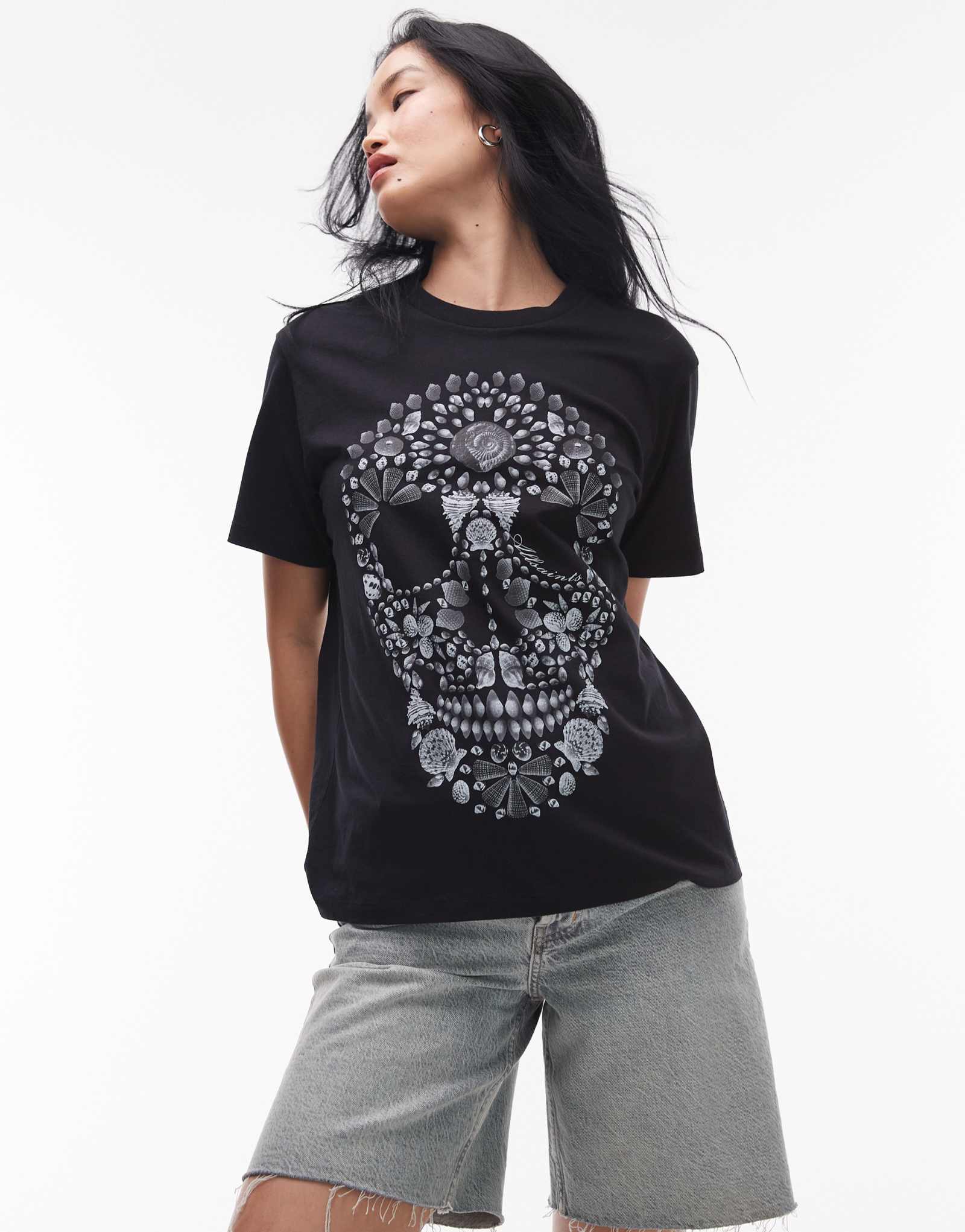 Футболка Allsaints shkull bf черного цвета