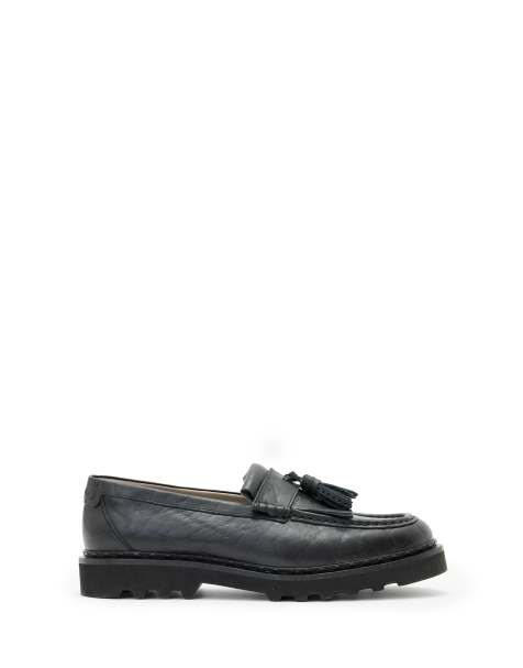 AllSaints – Skiff – Loafer in Schwarz mit Narbung und Quasten - view 1